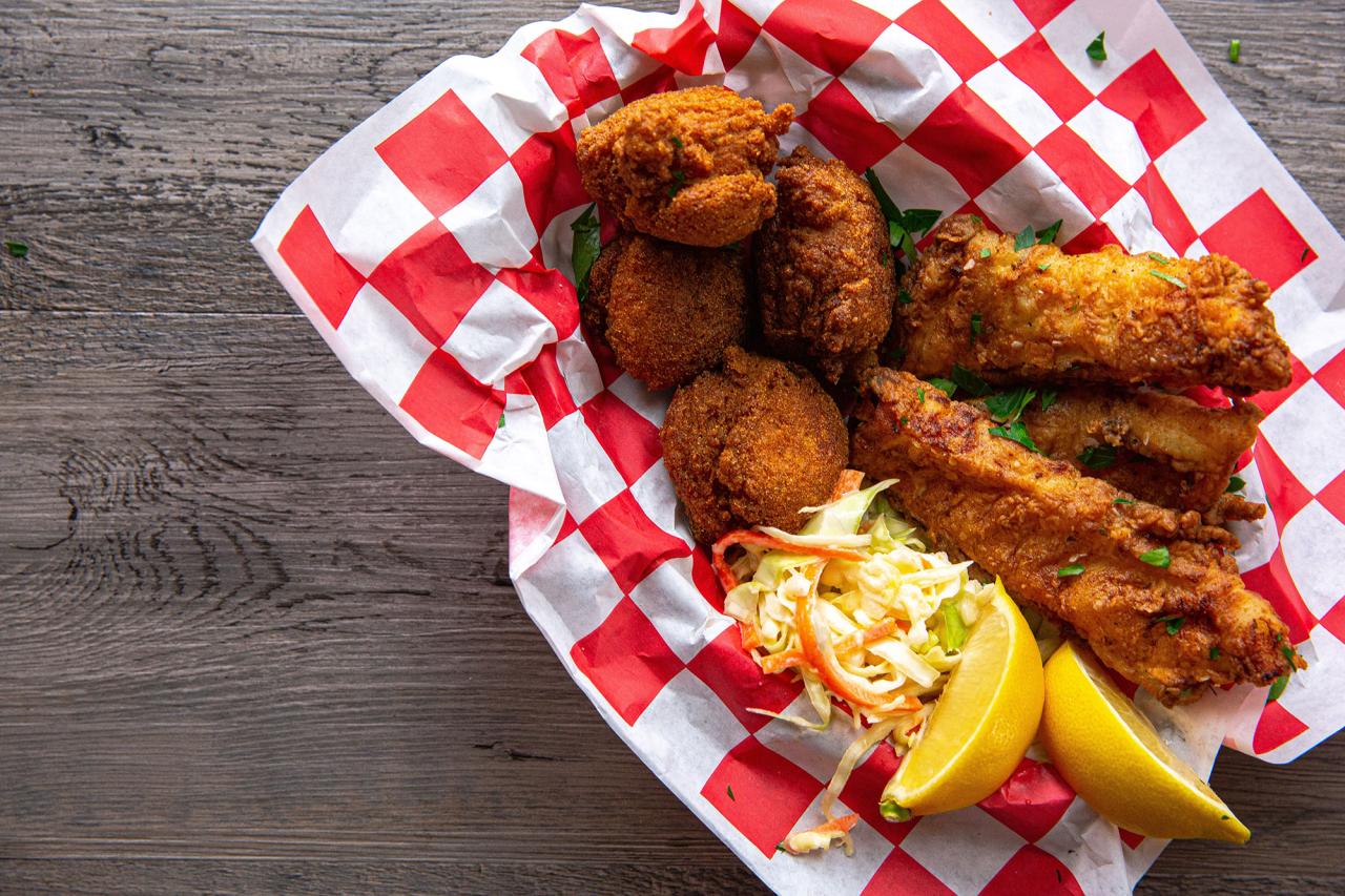 How to Fry Fish: The Ultimate Guide on Everything from Oil Temperature ...